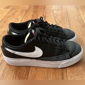 Women’s Nike Air Force 1 - size 11